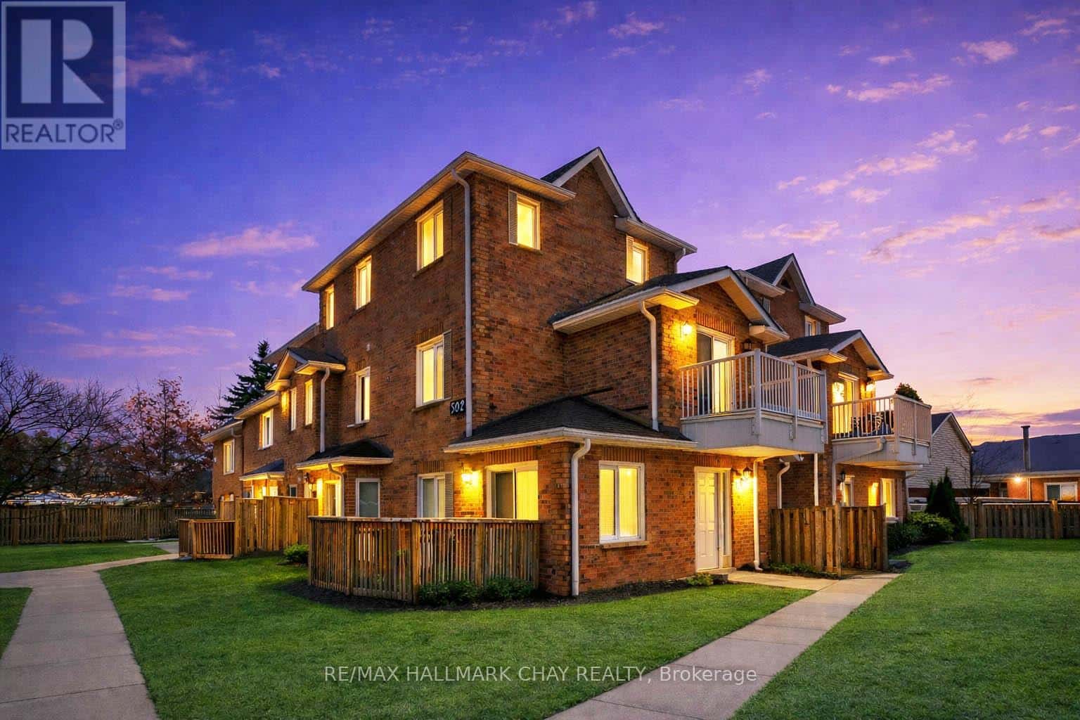 Barrie (Holly) — Barrie (Holly) - Photo 5 of 19