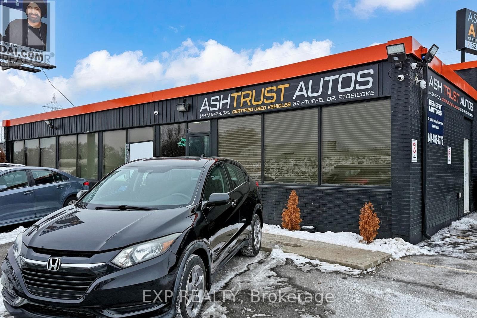 32 STOFFEL DRIVE — Toronto (West Humber-Clairville) - Main photo