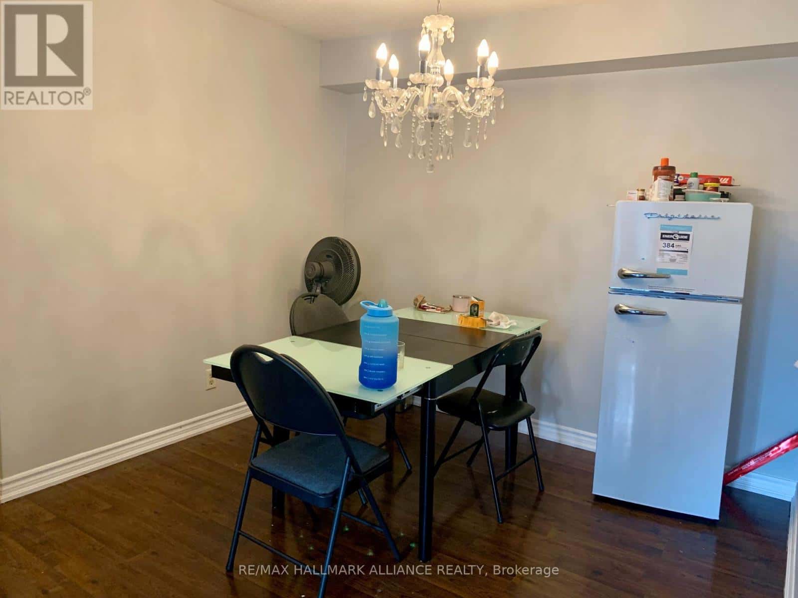 Mississauga (Hurontario) — Mississauga (Hurontario) - Photo 4 of 5