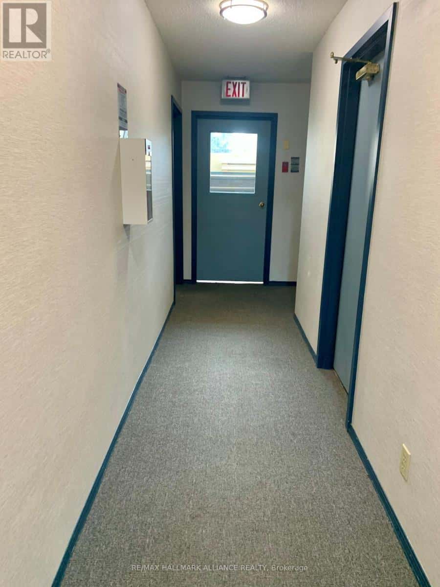 Mississauga (Hurontario) — Mississauga (Hurontario) - Photo 5 of 5