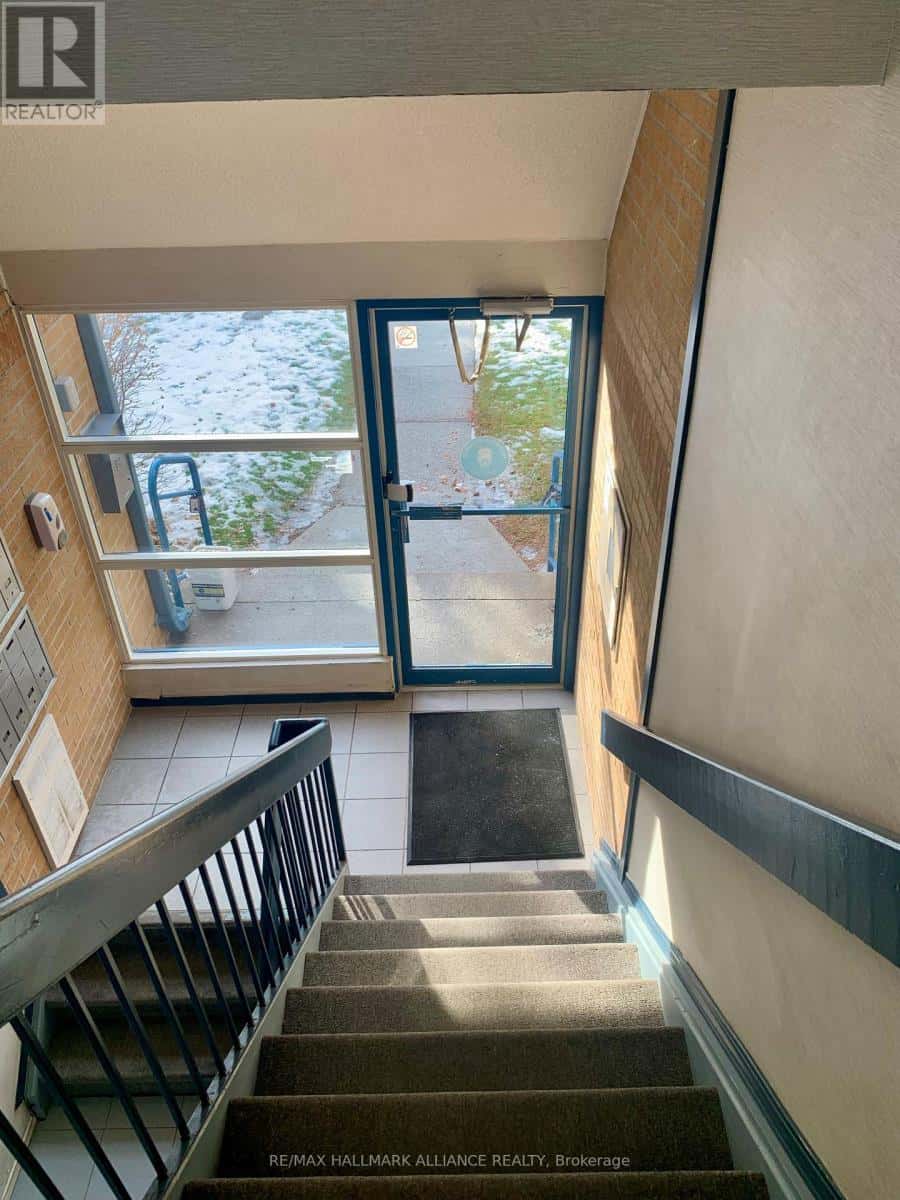 Mississauga (Hurontario) — Mississauga (Hurontario) - Photo 2 of 5