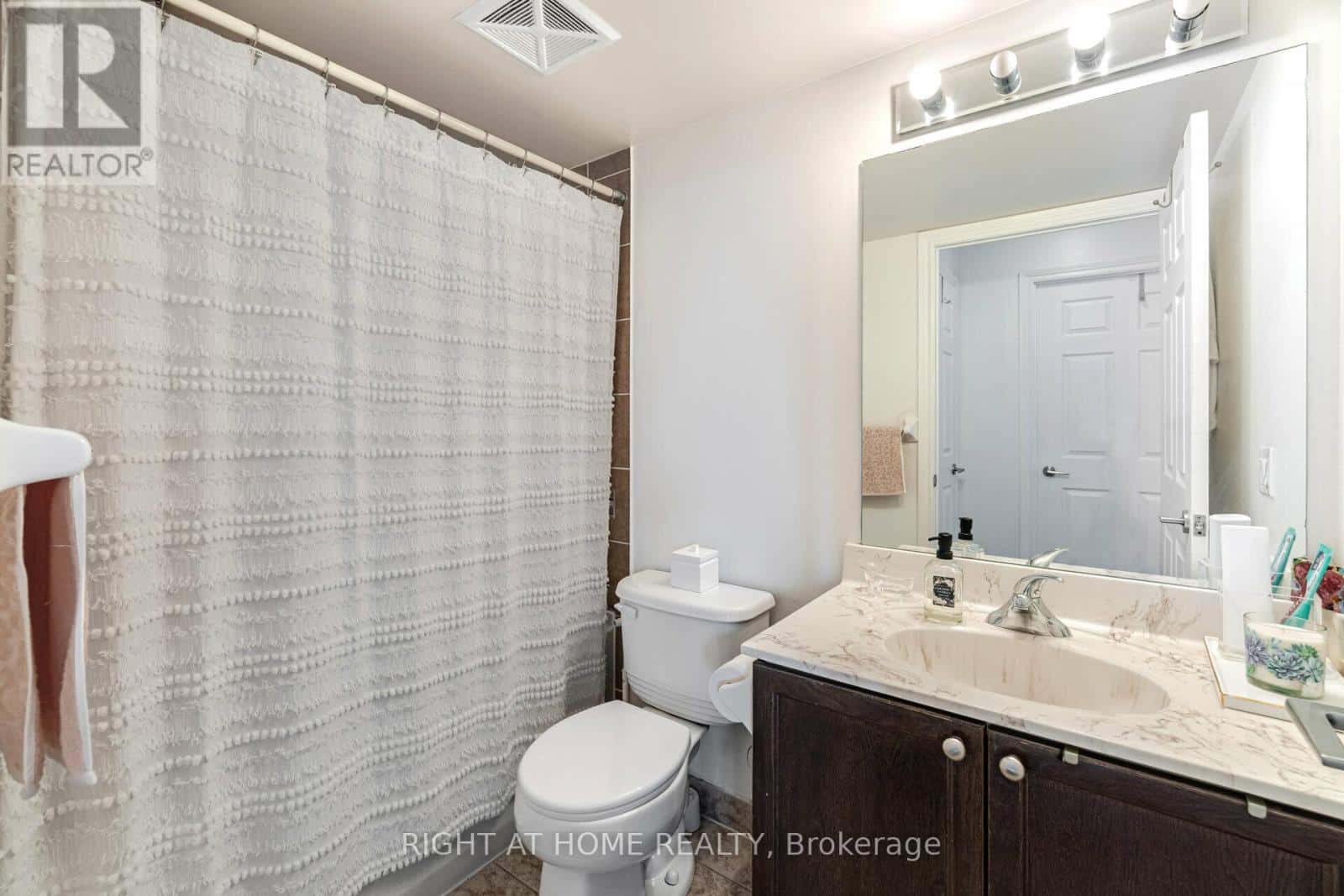 Oakville (RO River Oaks) — Oakville (RO River Oaks) - Photo 3 of 30