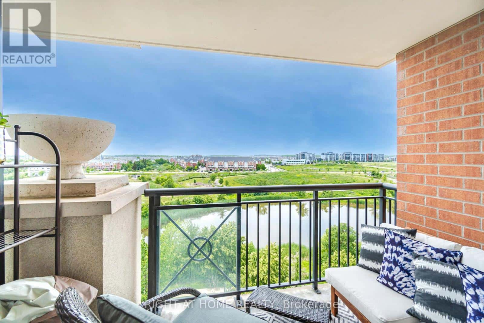 Oakville (RO River Oaks) — Oakville (RO River Oaks) - Photo 5 of 30