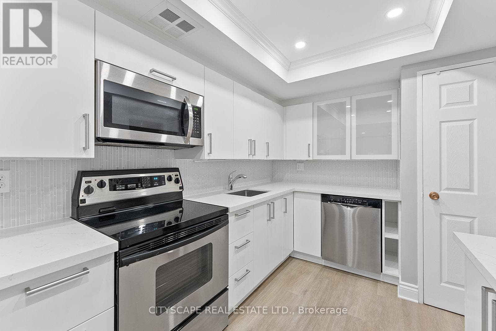 Toronto (Mimico) — Toronto (Mimico) - Main photo