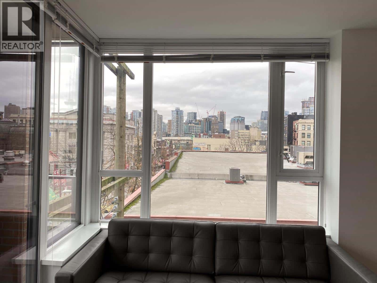 Vancouver — Vancouver - Photo 2 of 11