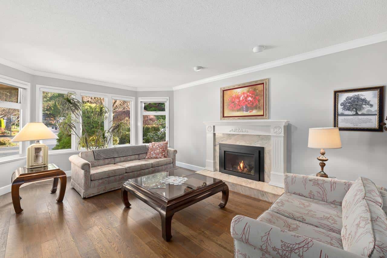 1887 144A STREET — Surrey, British Columbia - Photo 5 of 38