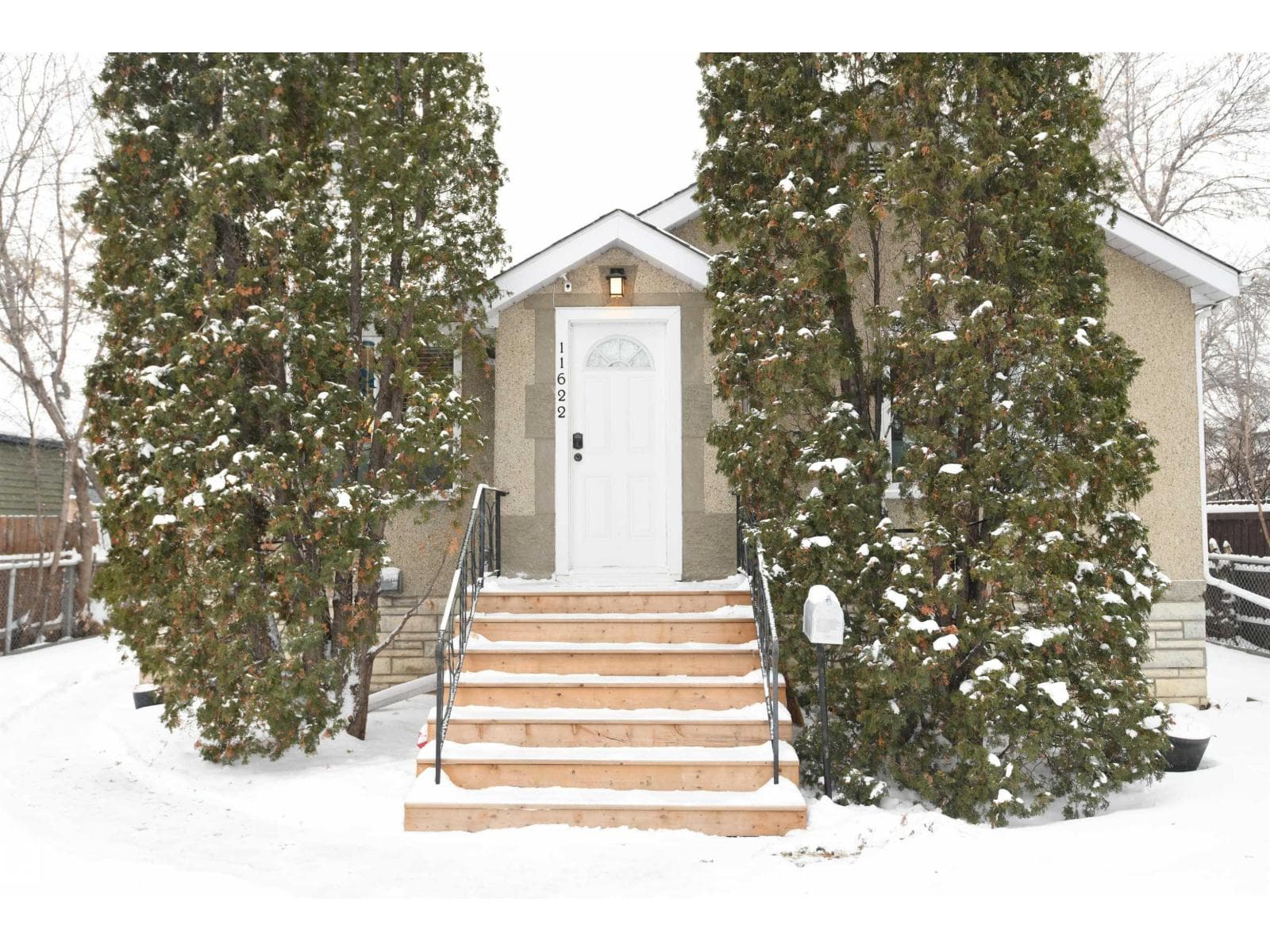 Edmonton — Edmonton - Main photo