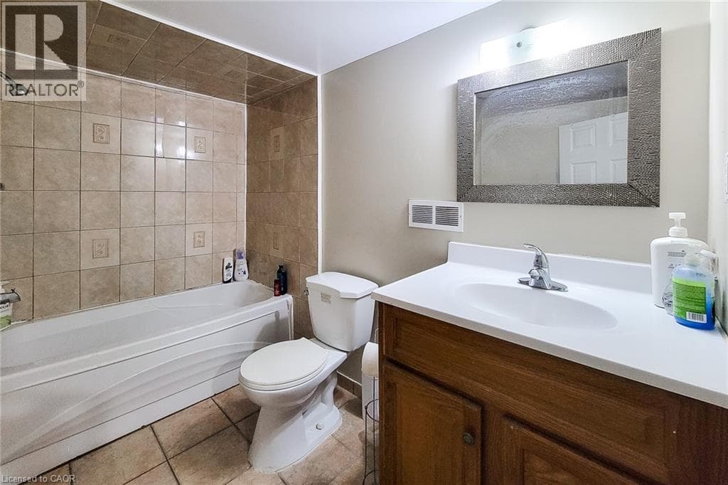 Hamilton — Hamilton - Main photo