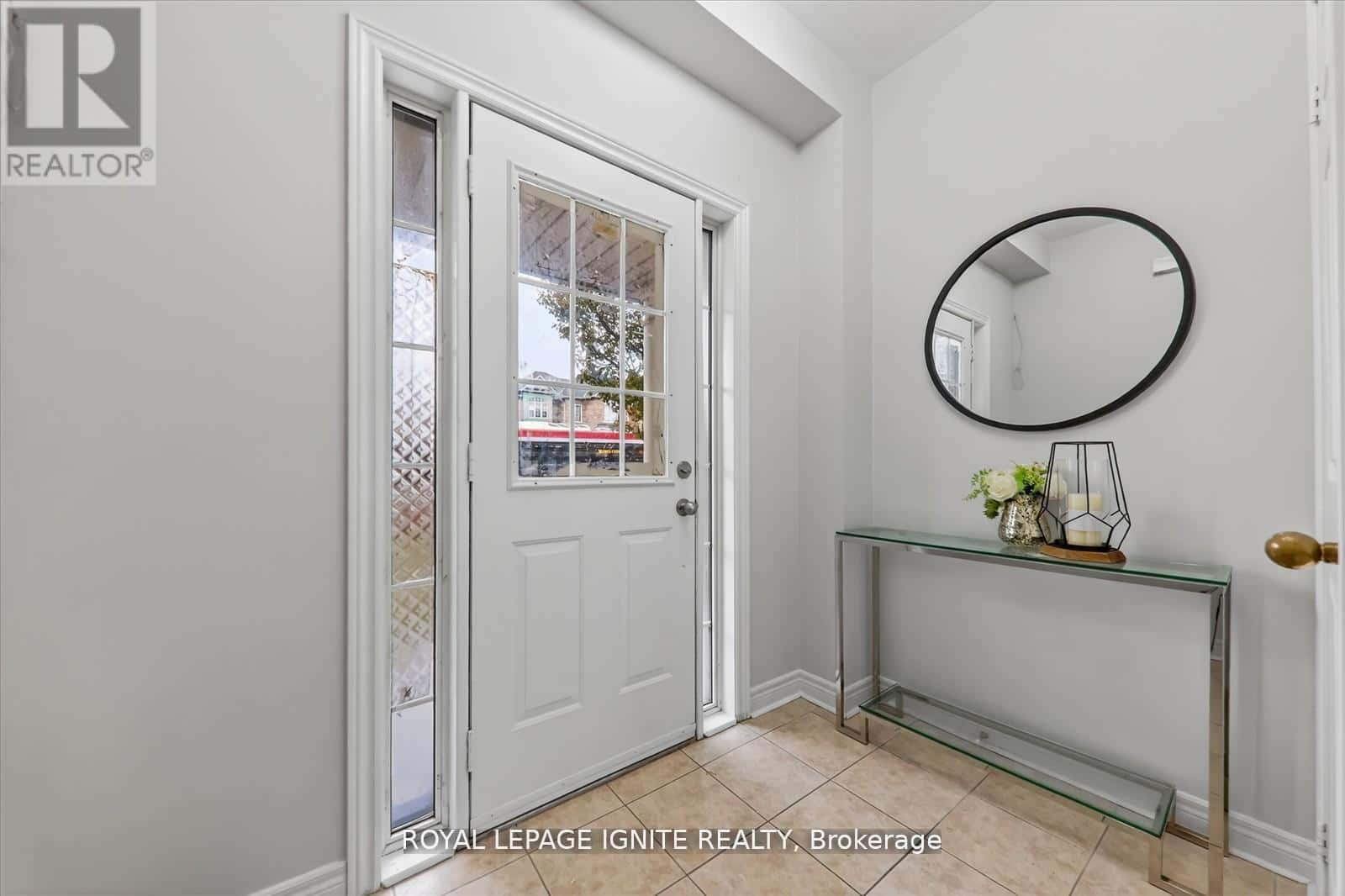 163 SEASONS DRIVE — Toronto (Rouge), Ontario - Photo 4 of 47