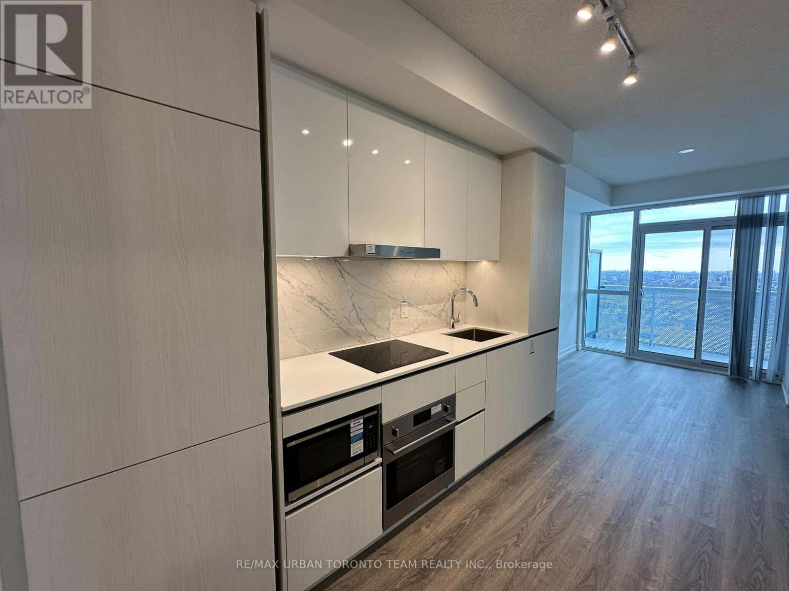 Vaughan (Vaughan Corporate Centre) — Vaughan (Vaughan Corporate Centre) - Photo 2 of 13