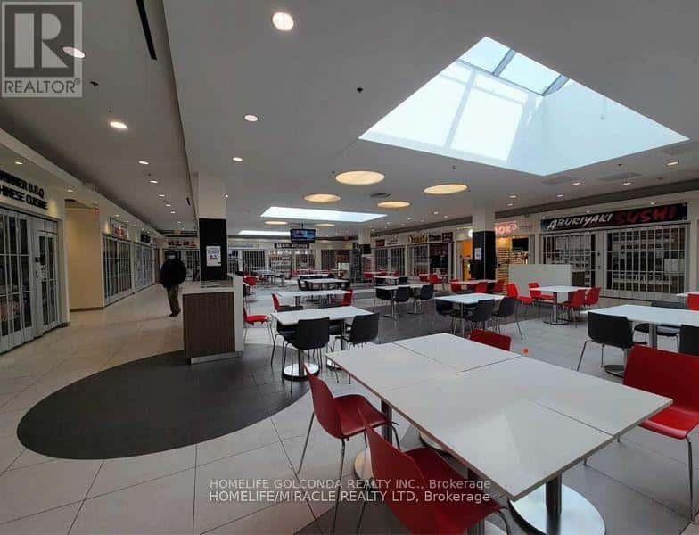 Markham (Grandview) — Markham (Grandview) - Photo 4 of 7