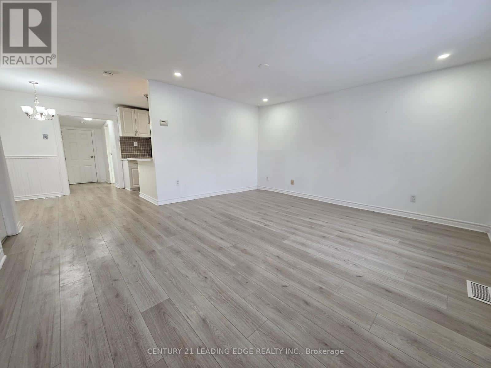 Georgina (Keswick South) — Georgina (Keswick South) - Photo 3 of 11