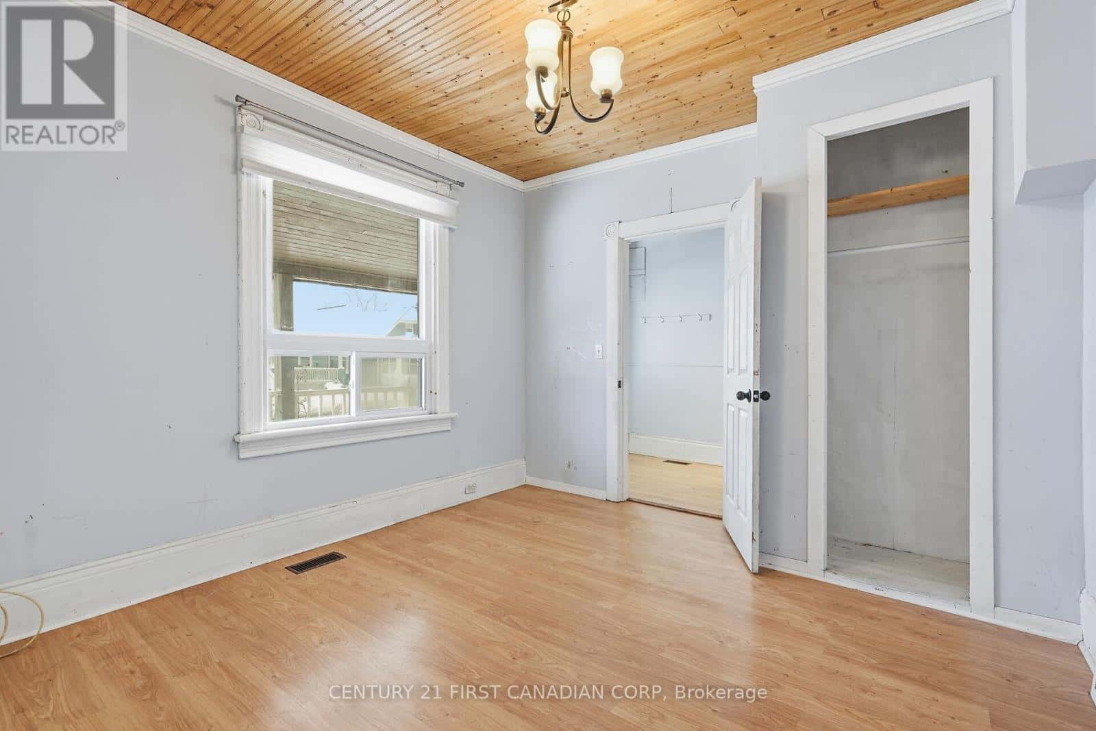 1050 FLORENCE STREET — London East (East M), Ontario - Photo 3 of 66