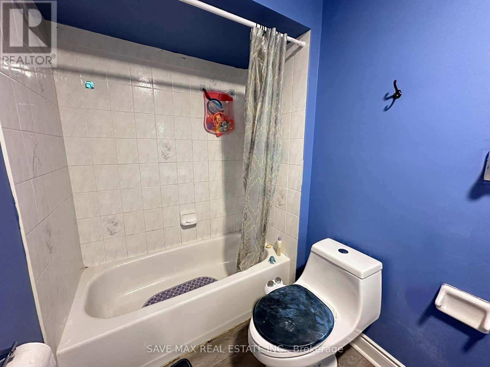 Brampton (Fletcher's West) — Brampton (Fletcher's West) - Photo 4 of 12