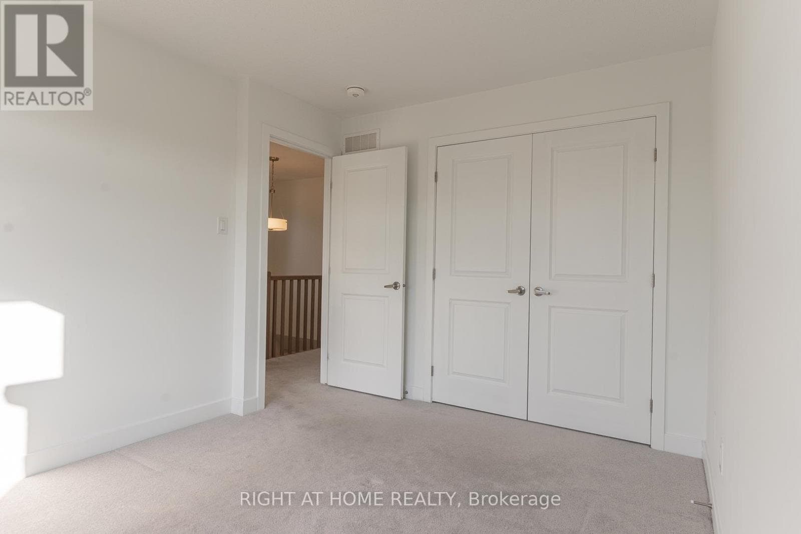 Ottawa — Ottawa - Main photo