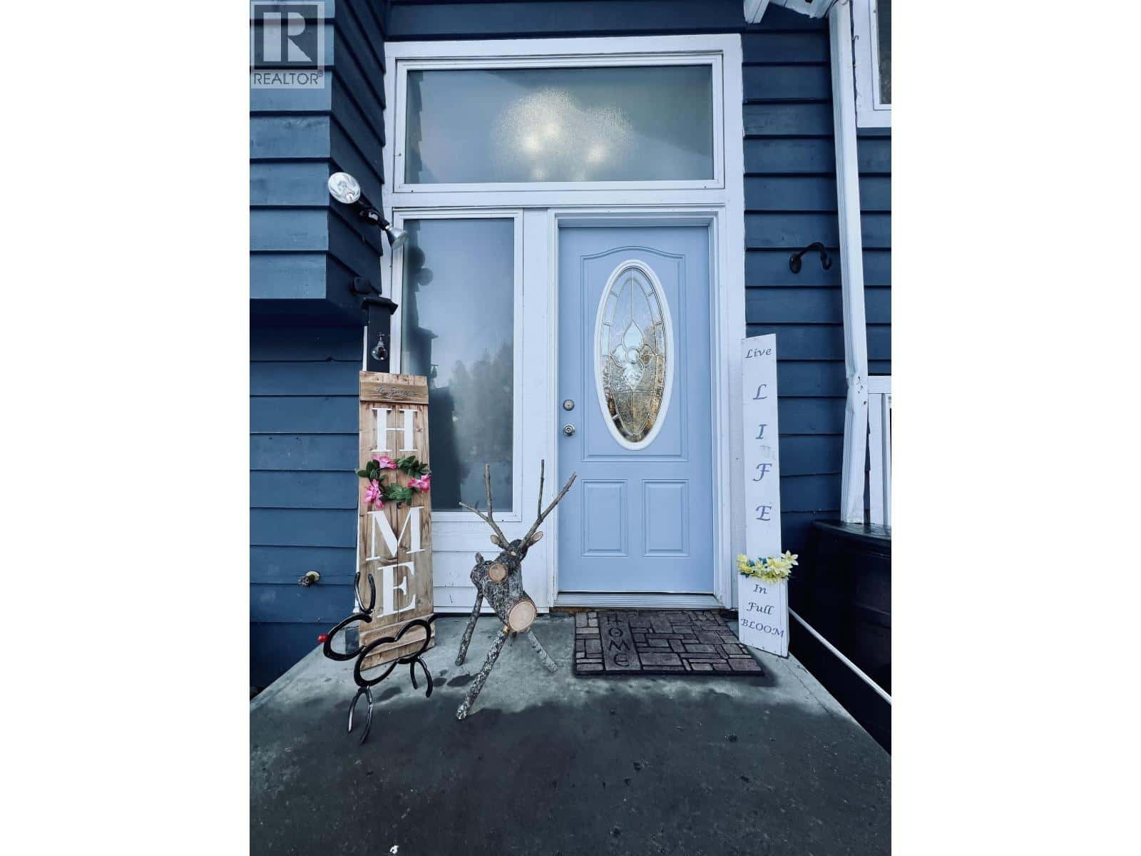 5047 EASZEE DRIVE — 108 Mile Ranch, British Columbia - Photo 2 of 72