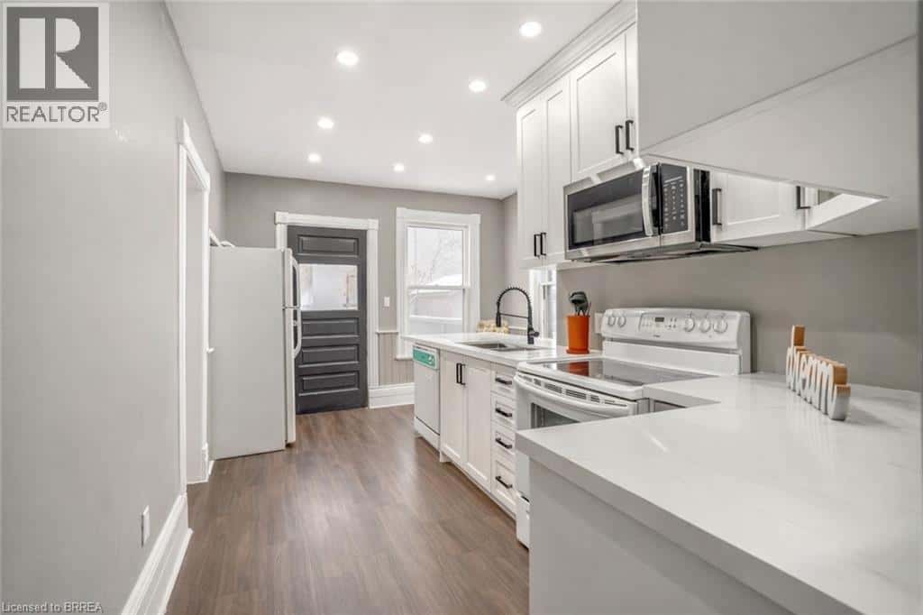 Brantford — Brantford - Photo 5 of 44