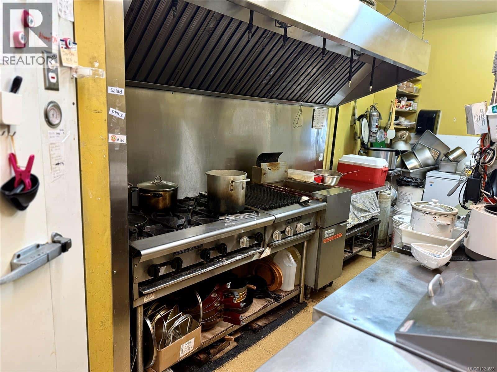 Saanich — Saanich - Photo 2 of 7