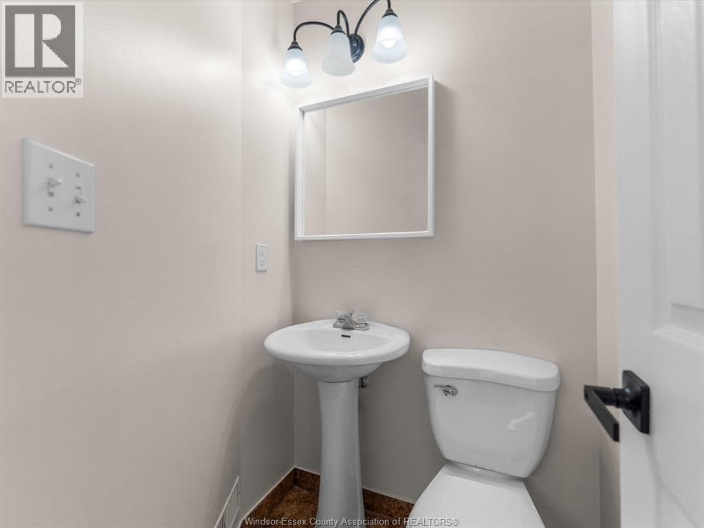 Windsor — Windsor - Main photo