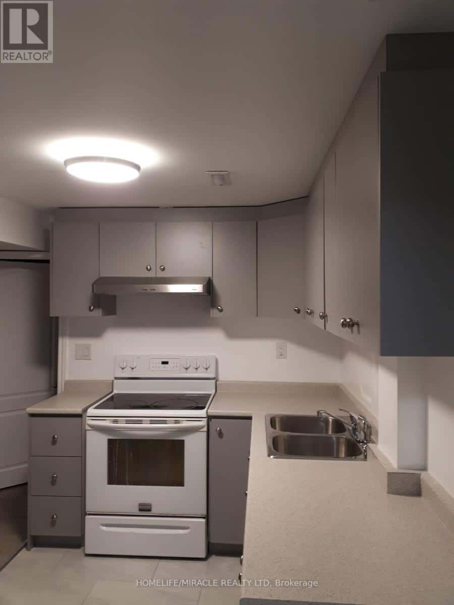 Brampton (Fletcher's Creek South) — Brampton (Fletcher's Creek South) - Photo 3 of 6