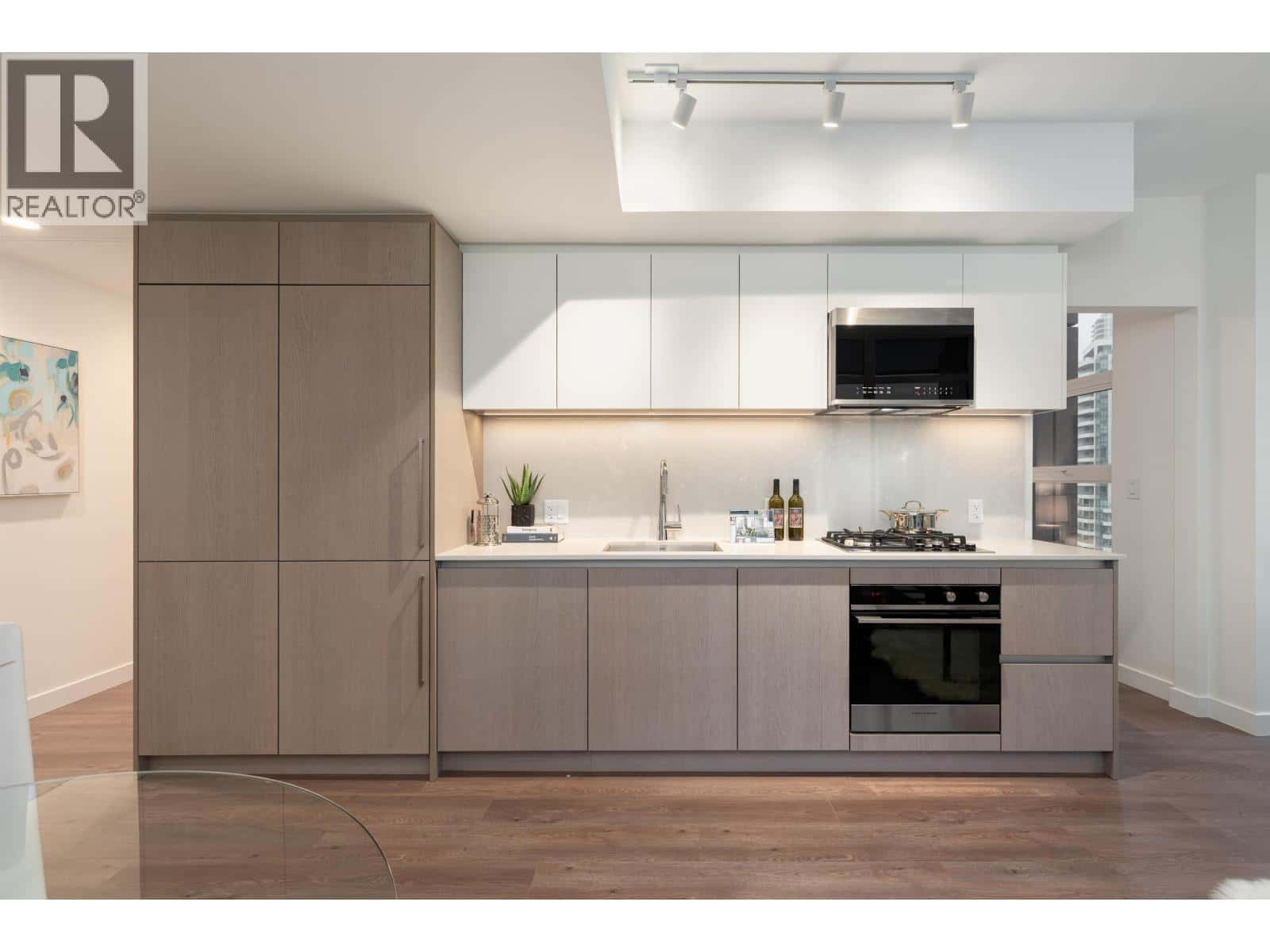 Burnaby — Burnaby - Photo 4 of 40