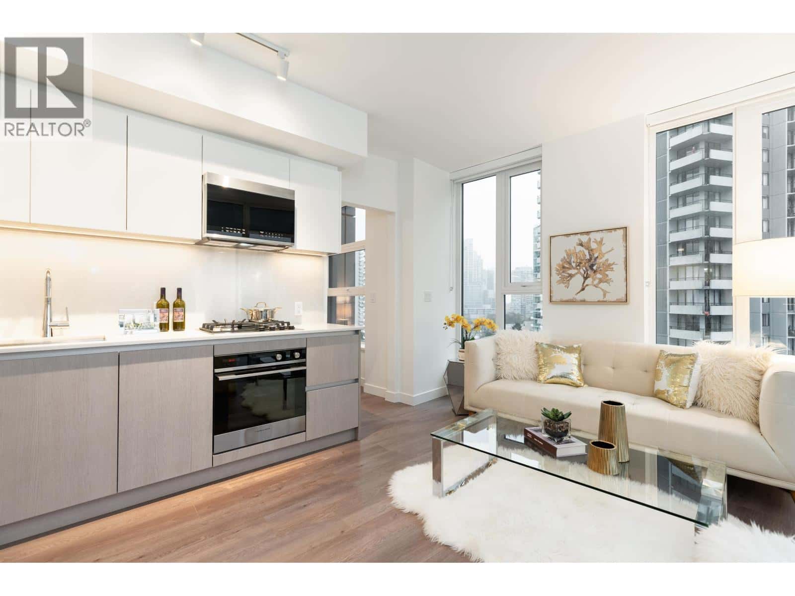 Burnaby — Burnaby - Photo 3 of 40