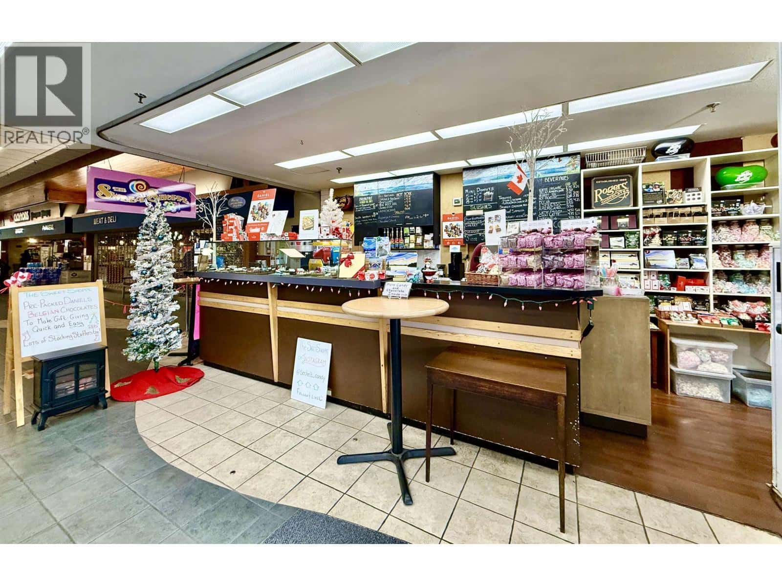 Sechelt — Sechelt - Photo 3 of 7