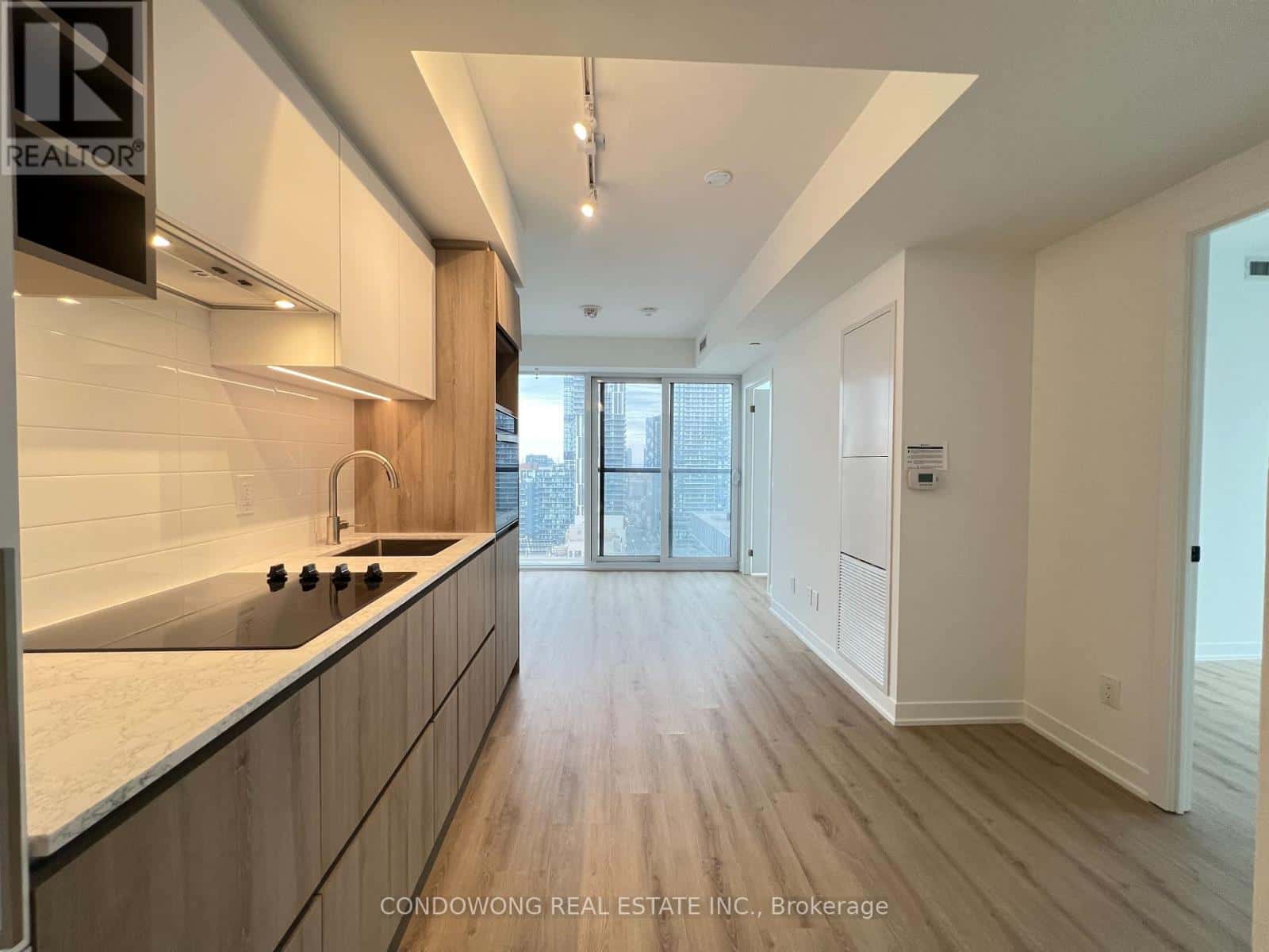 2102 - 319 JARVIS STREET — Toronto (Church-Yonge Corridor) - Photo 4 of 18