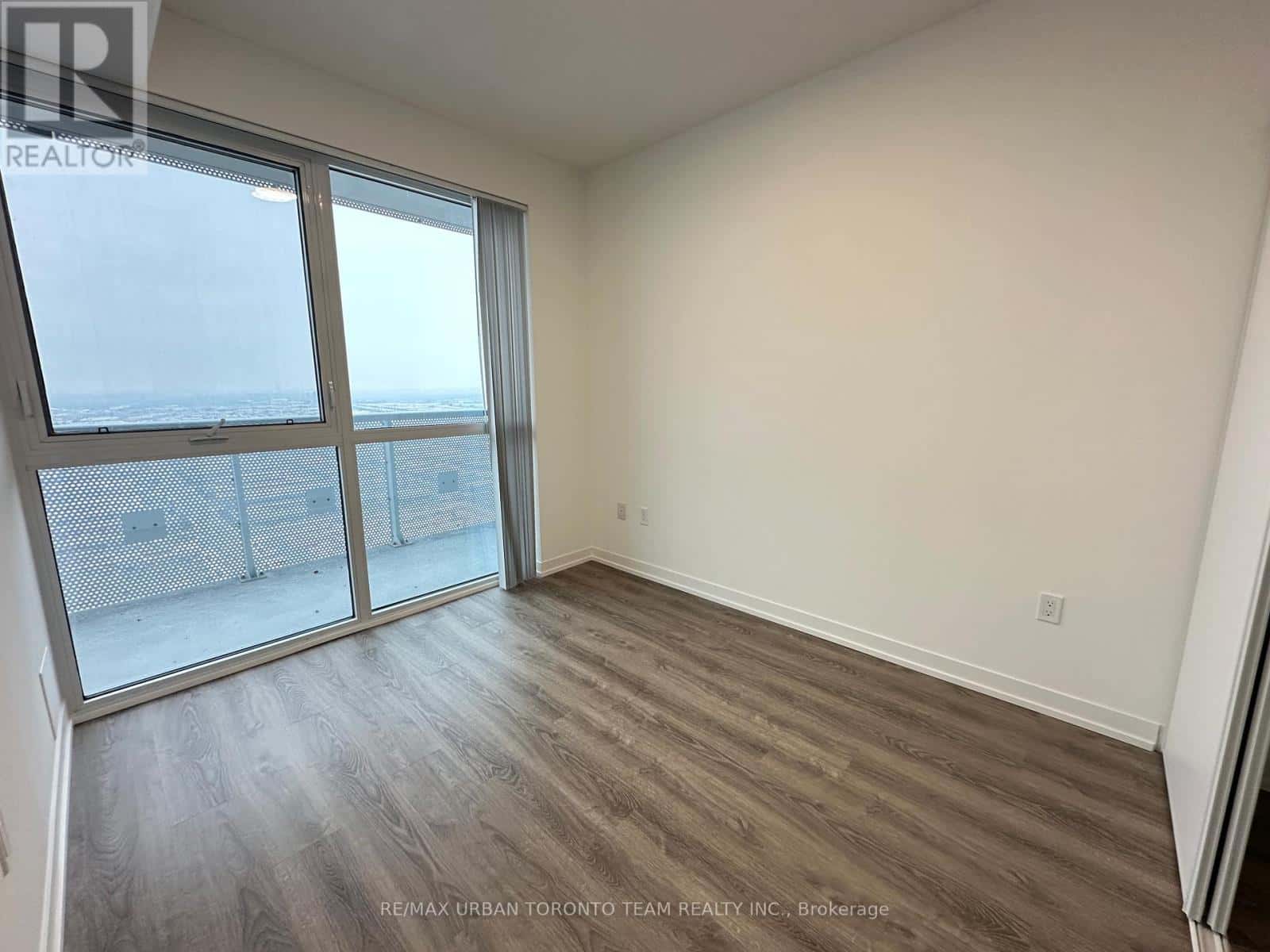 Vaughan (Vaughan Corporate Centre) — Vaughan (Vaughan Corporate Centre) - Photo 4 of 12