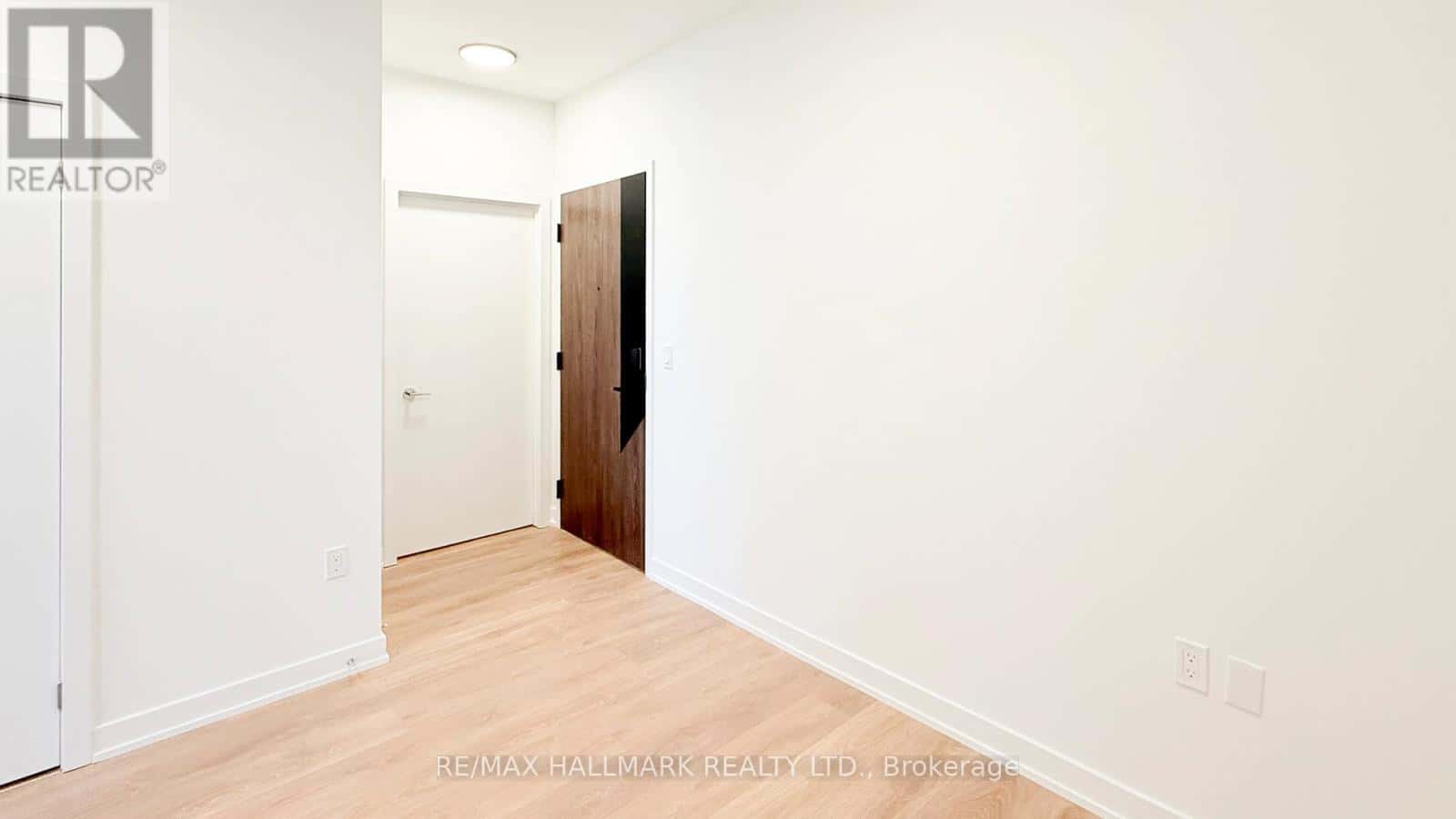 Toronto (Islington-City Centre West) — Toronto (Islington-City Centre West) - Photo 3 of 20