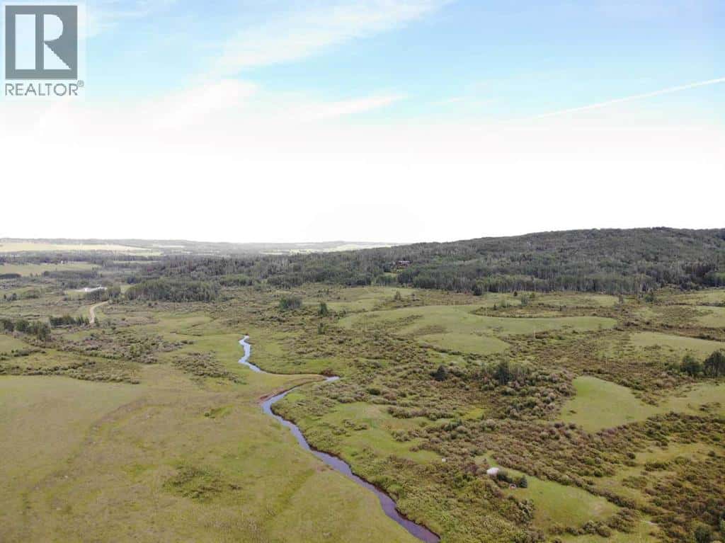 HWY 584 — Rural Mountain View County, Alberta - Photo 3 of 4
