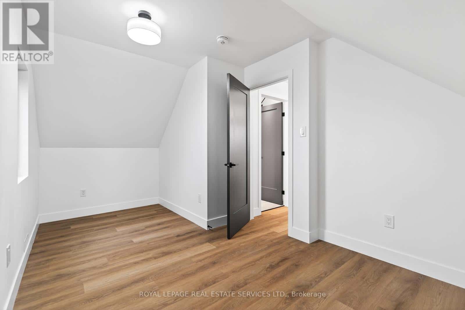 Hamilton (Industrial Sector) — Hamilton (Industrial Sector) - Photo 2 of 39