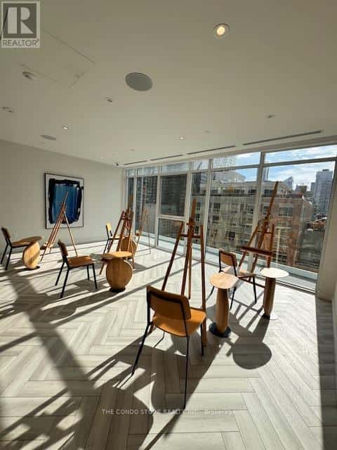 Toronto (Kensington-Chinatown) — Toronto (Kensington-Chinatown) - Photo 5 of 26