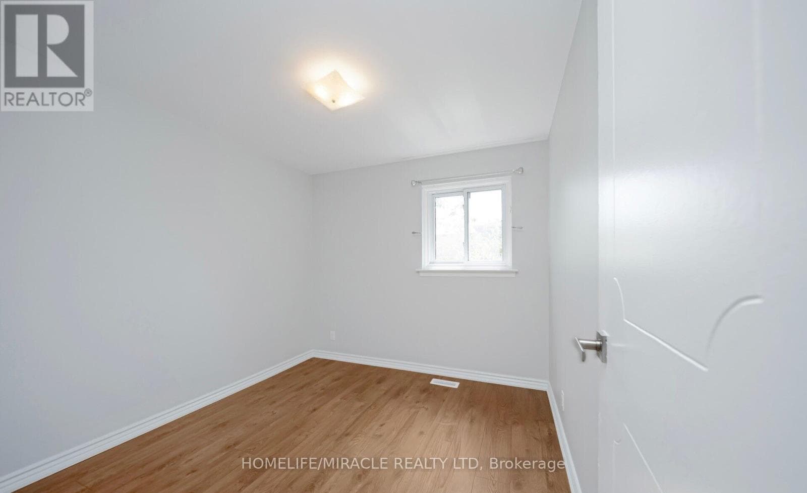 Pickering (Bay Ridges) — Pickering (Bay Ridges) - Main photo