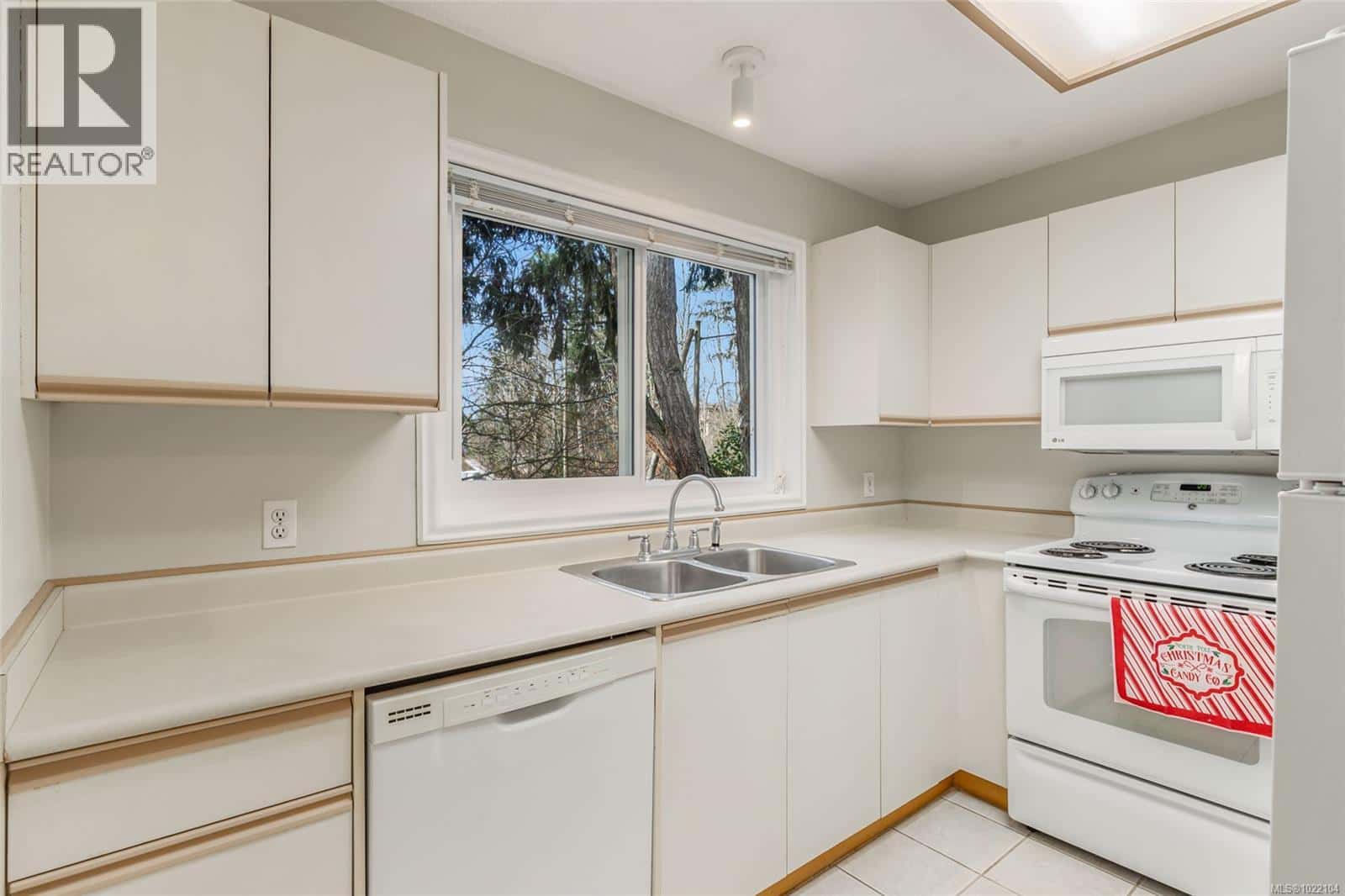 14 2993 104th St — Nanaimo - Photo 4 of 19