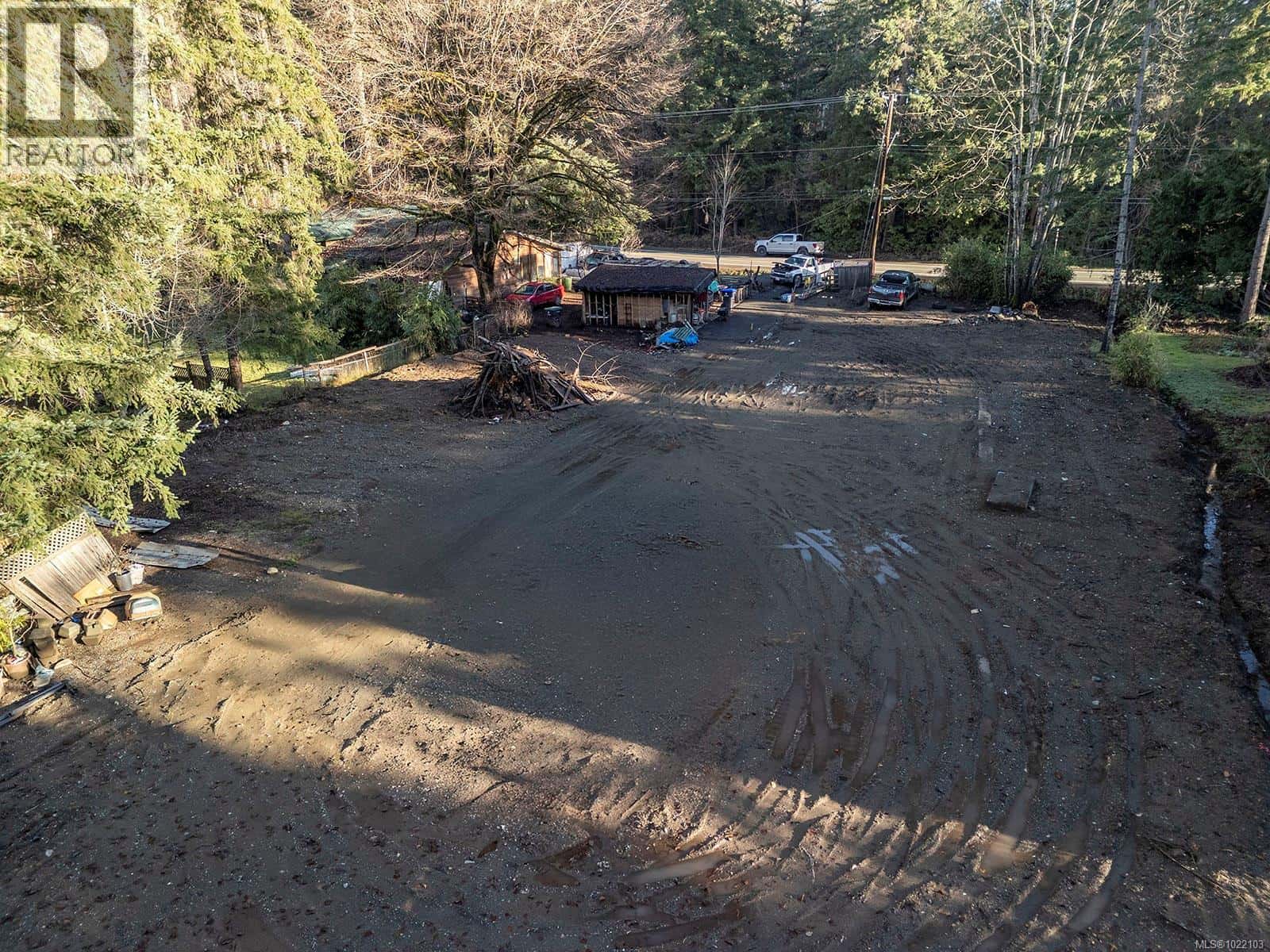 Courtenay — Courtenay - Photo 5 of 16