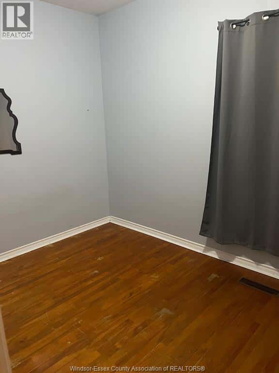 Leamington — Leamington - Photo 2 of 17