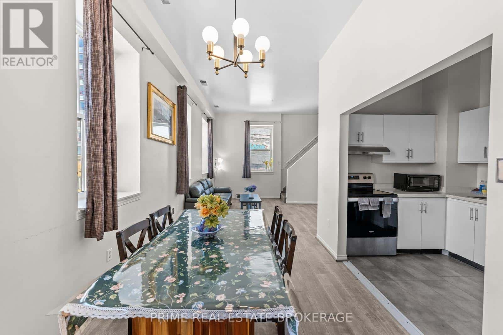 London East (East K) — London East (East K) - Photo 2 of 17