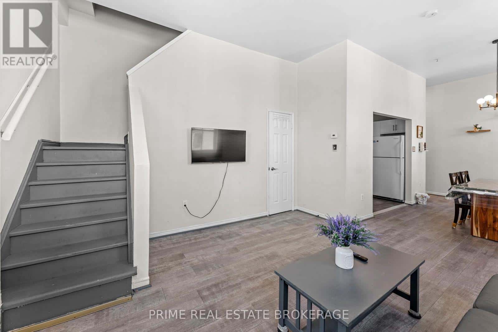 London East (East K) — London East (East K) - Photo 3 of 17