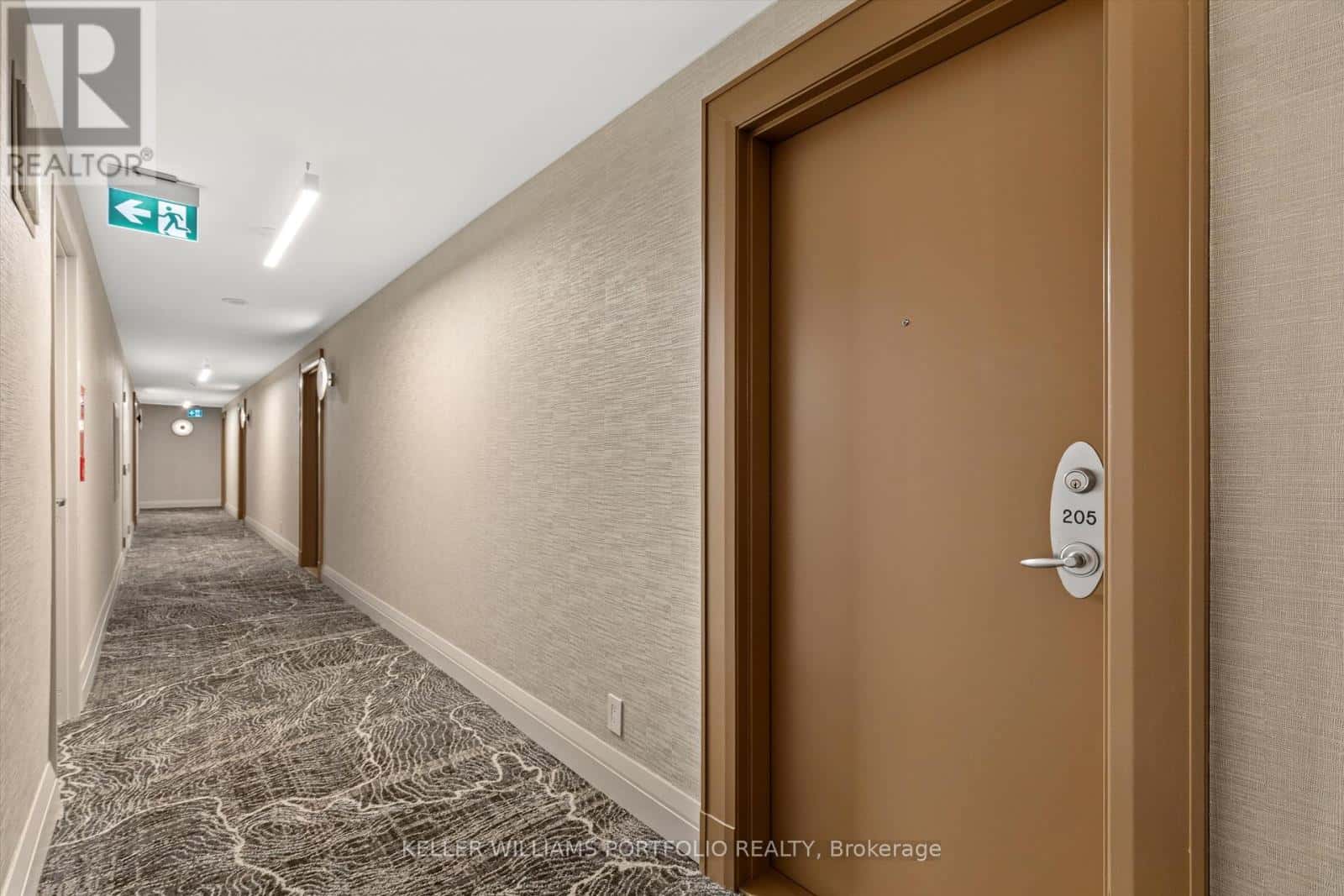 Toronto (Bay Street Corridor) — Toronto (Bay Street Corridor) - Photo 3 of 16