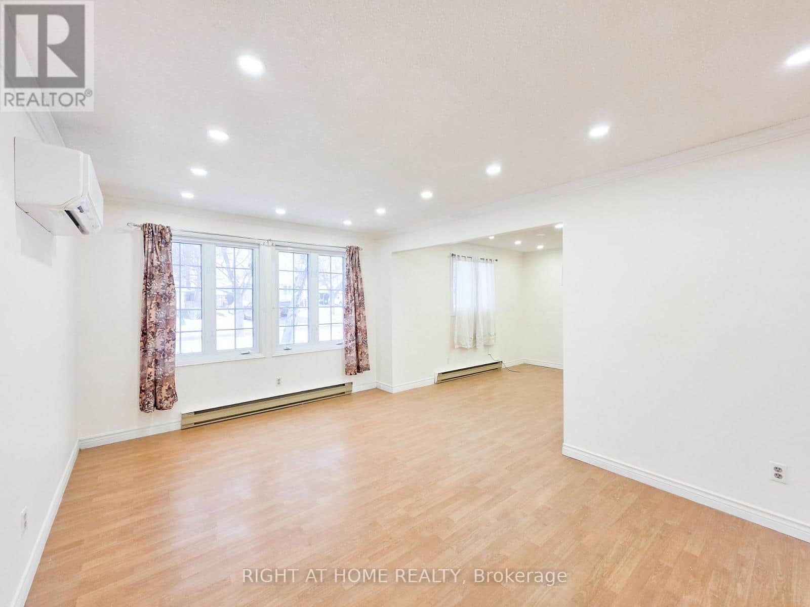 556 CAPILANO CRESCENT - Photo 4 of 25, Oshawa (Donevan), Ontario