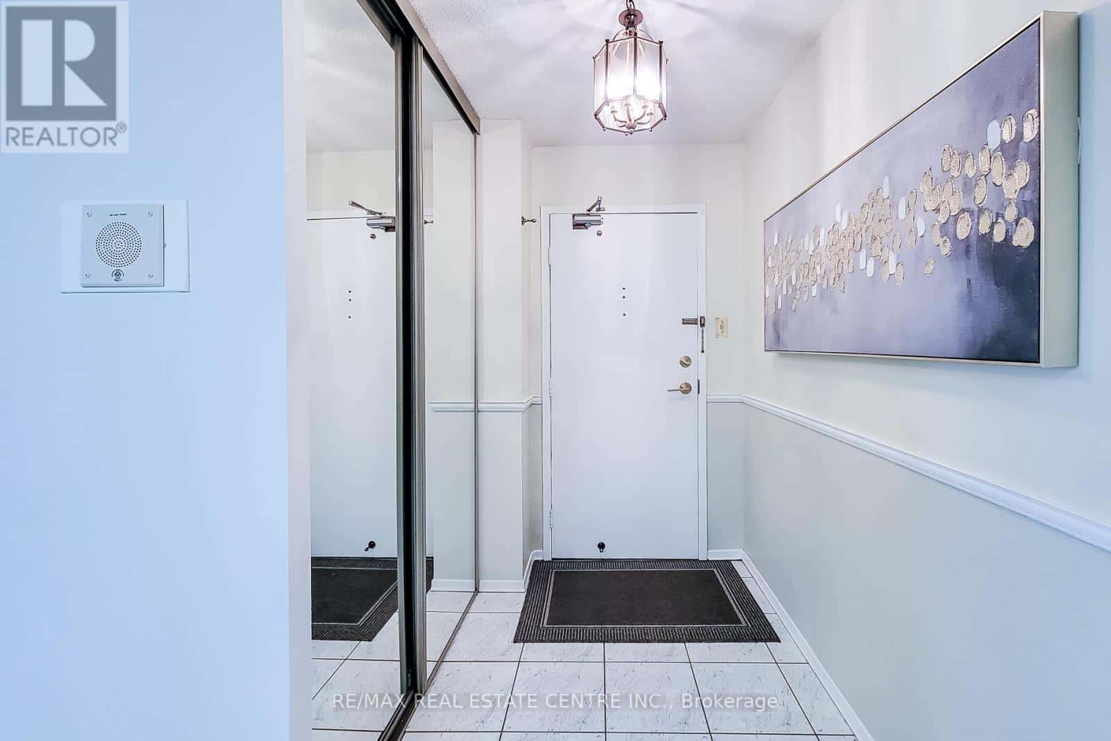 Burlington (Brant Hills) — Burlington (Brant Hills) - Photo 2 of 27