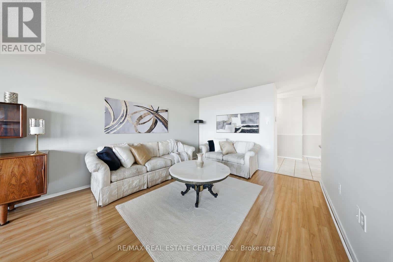 Burlington (Brant Hills) — Burlington (Brant Hills) - Photo 3 of 27