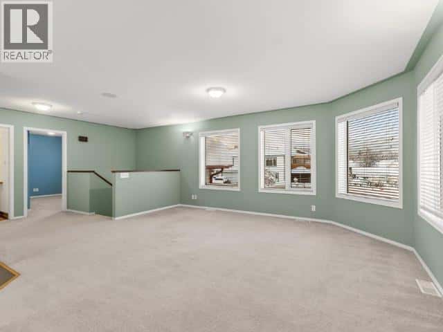 140 FALCON DRIVE — Whitehorse - Photo 5 of 44