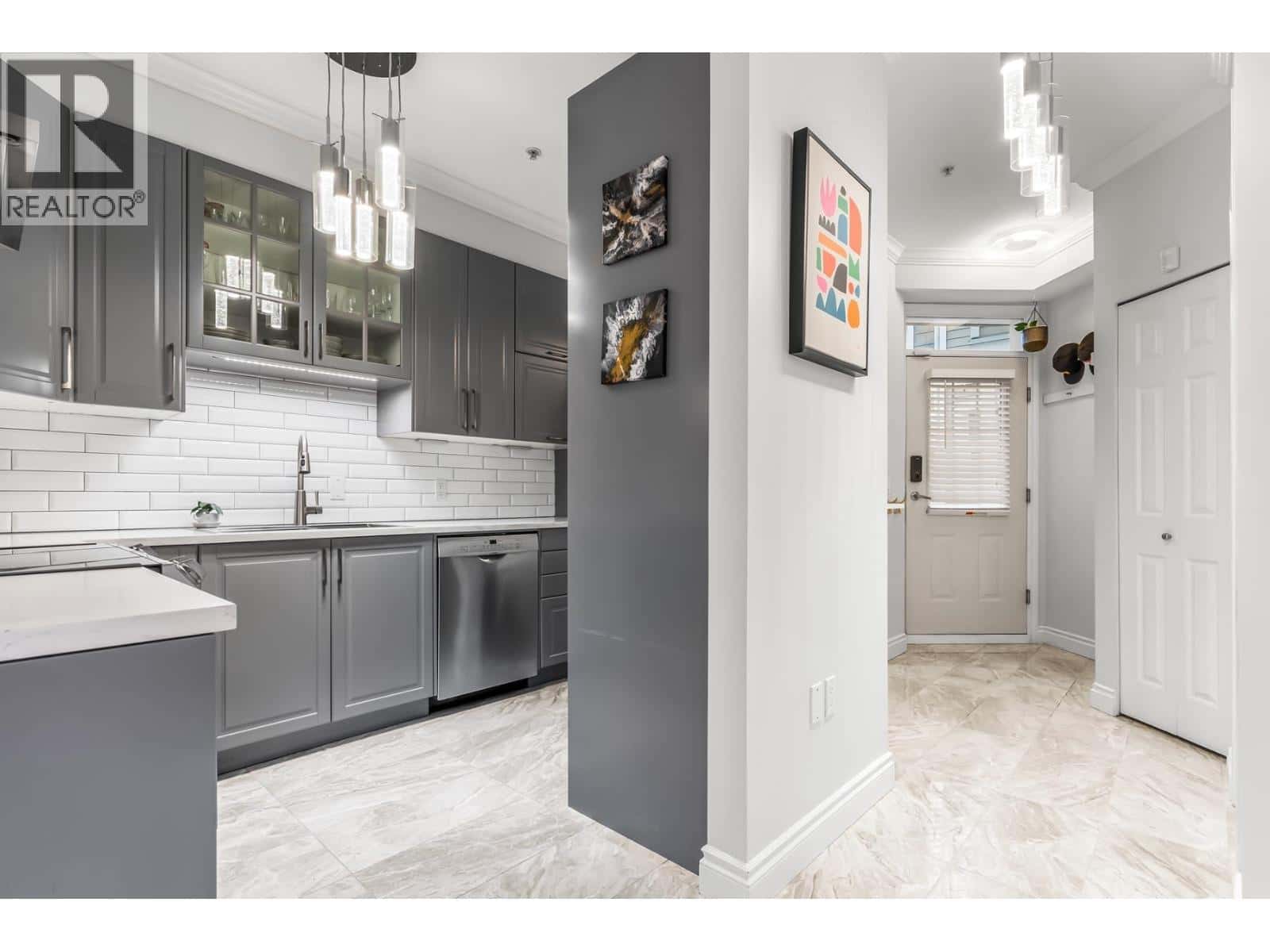 New Westminster — New Westminster - Photo 3 of 31