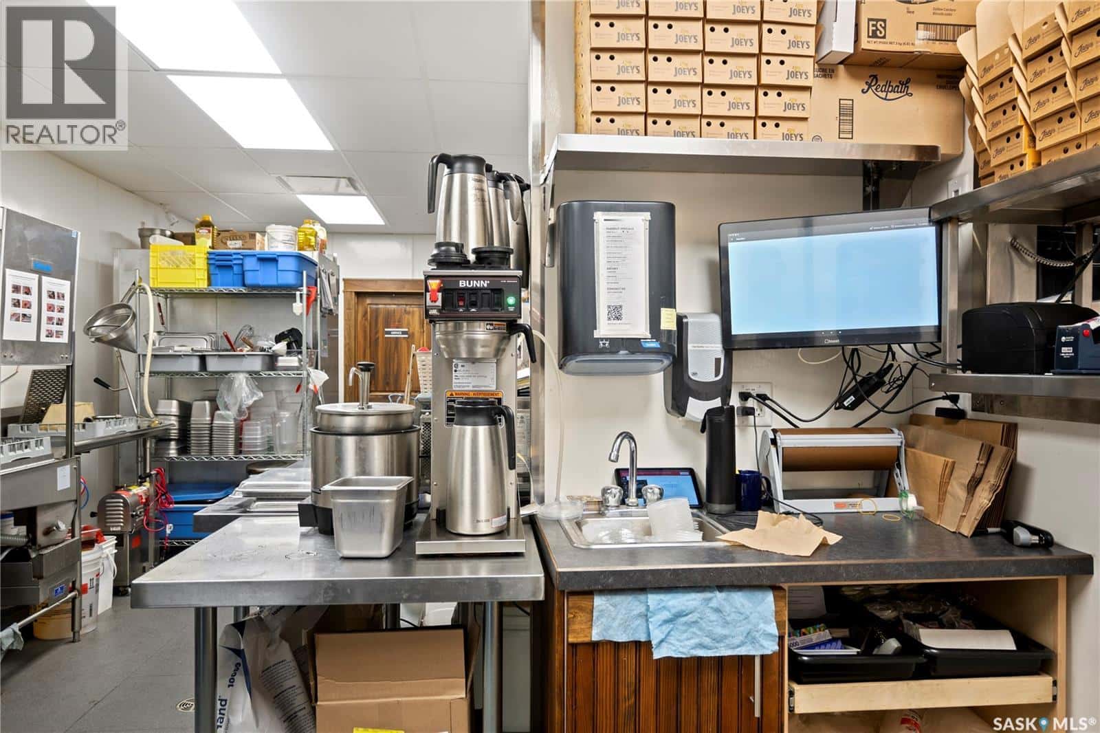 Regina — Regina - Photo 2 of 24