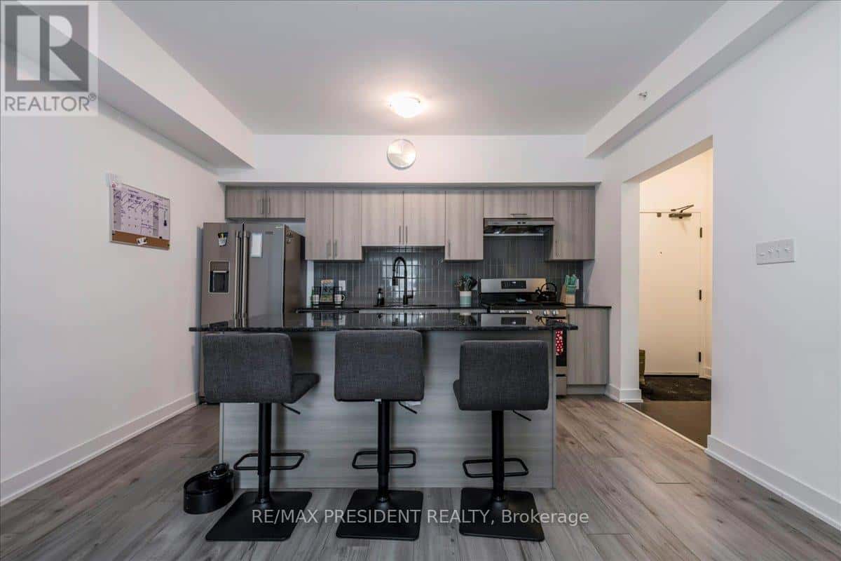 Barrie — Barrie - Photo 3 of 17