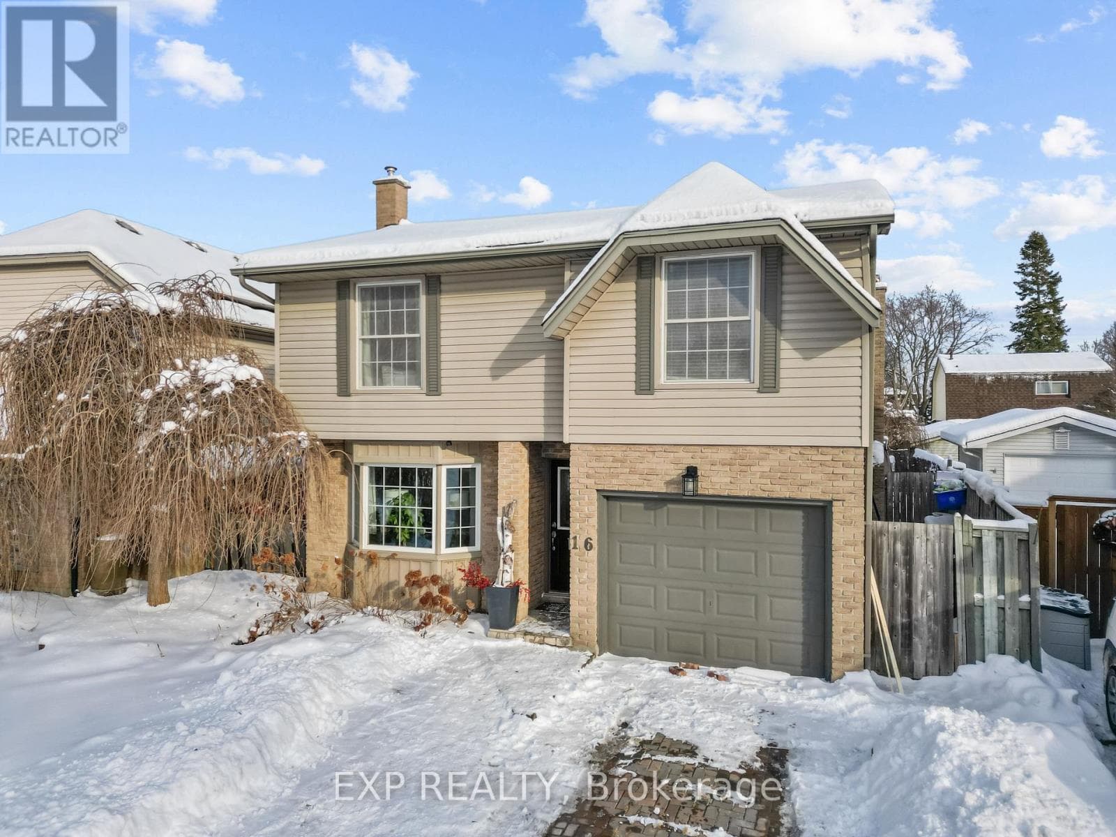 16 EDMUNDS CRESCENT — London South (South T), Ontario - Main photo