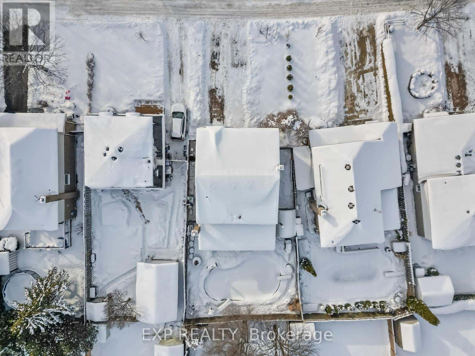 16 EDMUNDS CRESCENT — London South (South T), Ontario - Photo 2 of 30