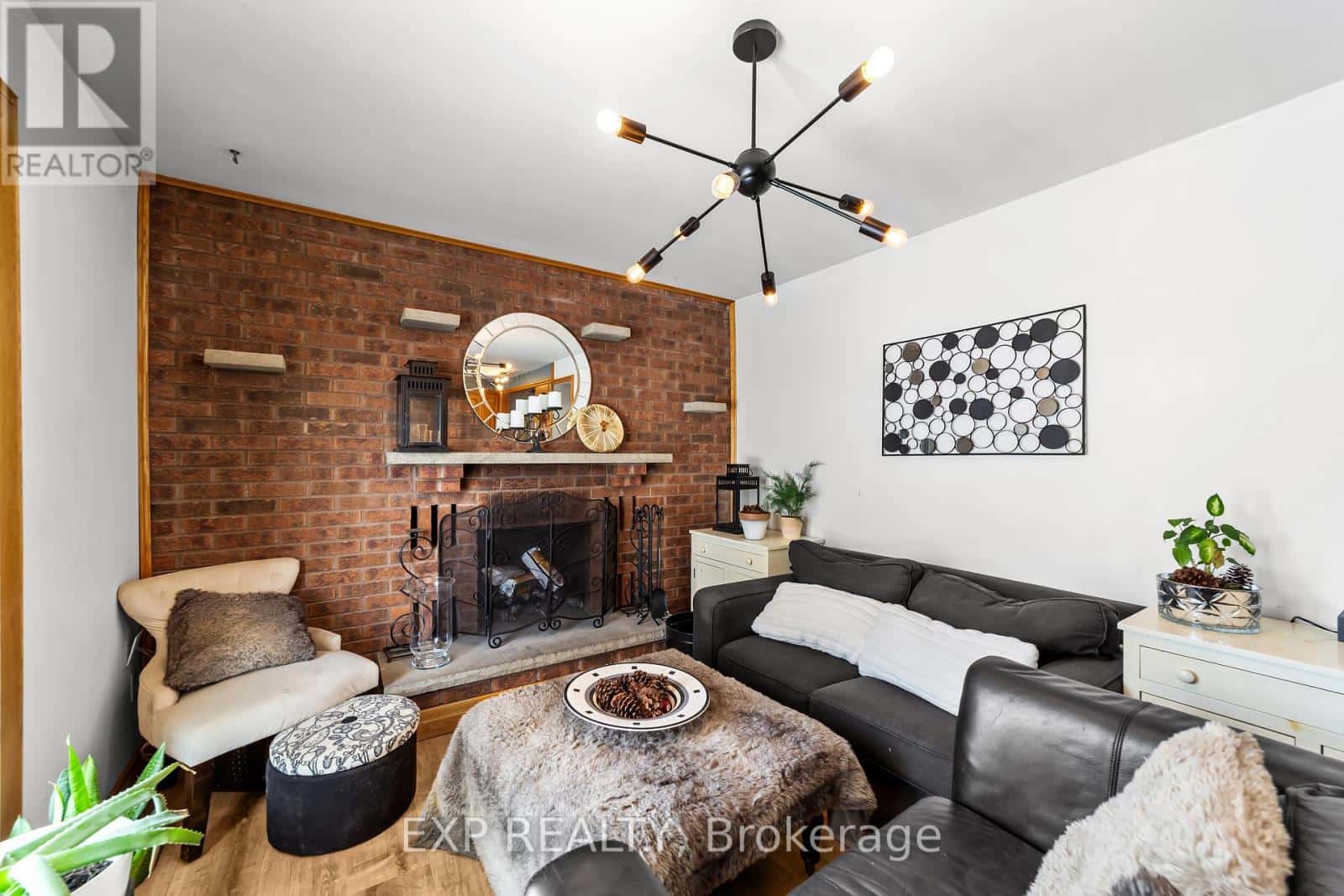 16 EDMUNDS CRESCENT — London South (South T), Ontario - Photo 4 of 30